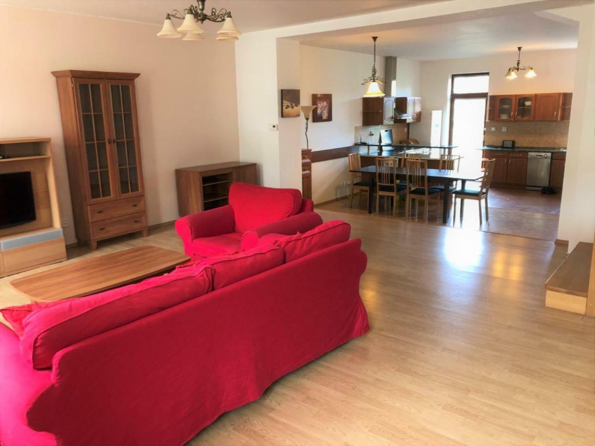 Zahrebska 4* Prague